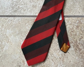 1970er Jahre ATKINSONS rot & grün gestreifte irische Popeline-Krawatte | TEARNEY'S Ivy League Trad