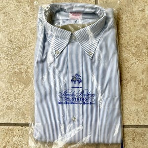 Camisa Oxford con botones y rayas azules de BROOKS BROTHERS en stock muerto / 15.5-33 / 6 botones, Ivy League Trad Nos