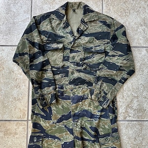Vintage 1960s Tigercamo Stripe Military Camouflage Button up