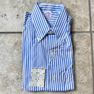 Camisa Oxford con botones y rayas azules de caramelo de BROOKS BROTHERS, de stock muerto, 15.5 - R, fabricada en EE. UU., números tradicionales de la Ivy League