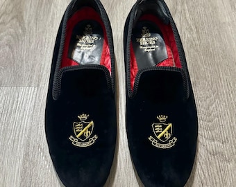 Vintage zwarte fluwelen avondslippers met gouden versieringen | Maat 11 | "HERRING SHOES"