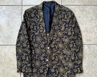 1960s Navy Blue & Gold Paisley Wool Sack Sport Coat | 41 Regular | Georgetown University Shop Ivy League Trad