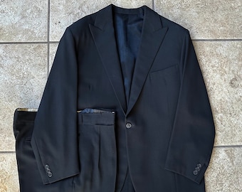 1930s Black Gabardine Wool Peak Lapel Suit | 36 37 Short | 1 Button Trad