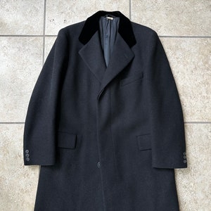 1940s Charcoal Gray Wool Chesterfield Coat W/ Velvet Collar 38