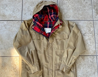 Vintage WOOLRICH Olive Green Parka W/ Tweed Lining | Small