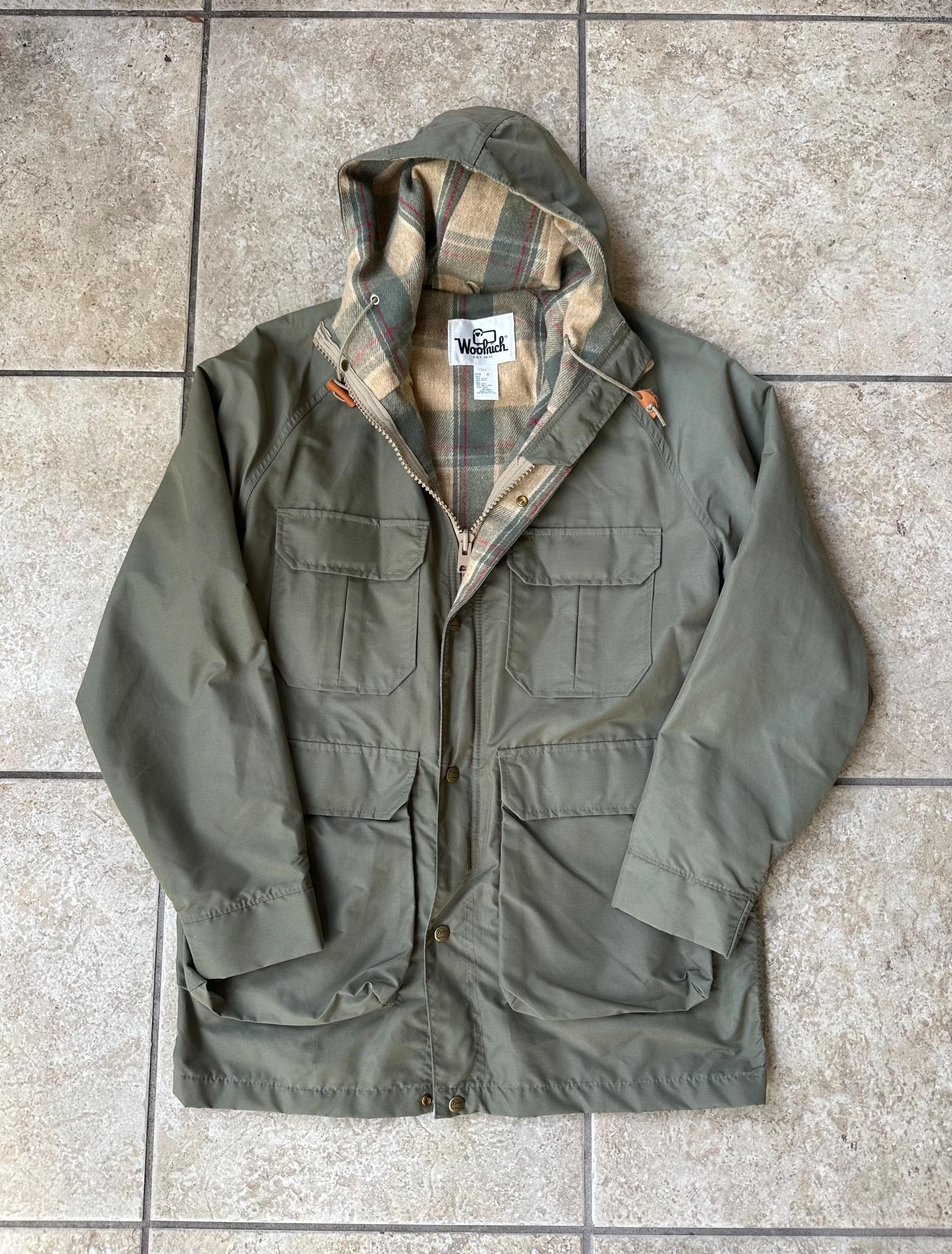Vintage WOOLRICH Olive Green Parka W/ Tweed Lining | Small