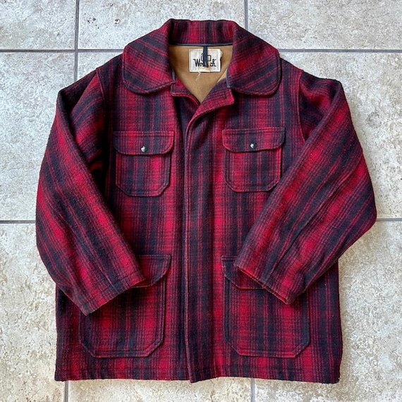 1970s WOOLRICH Red Plaid Wool Mackinaw Jacket | Size 44 | Made in