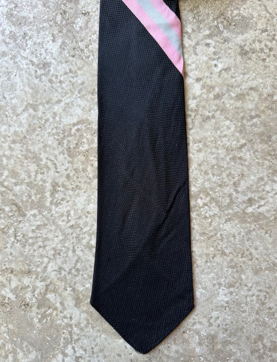 1960s Black & Pink Striped Grenadine Tie | Untipp… - image 2