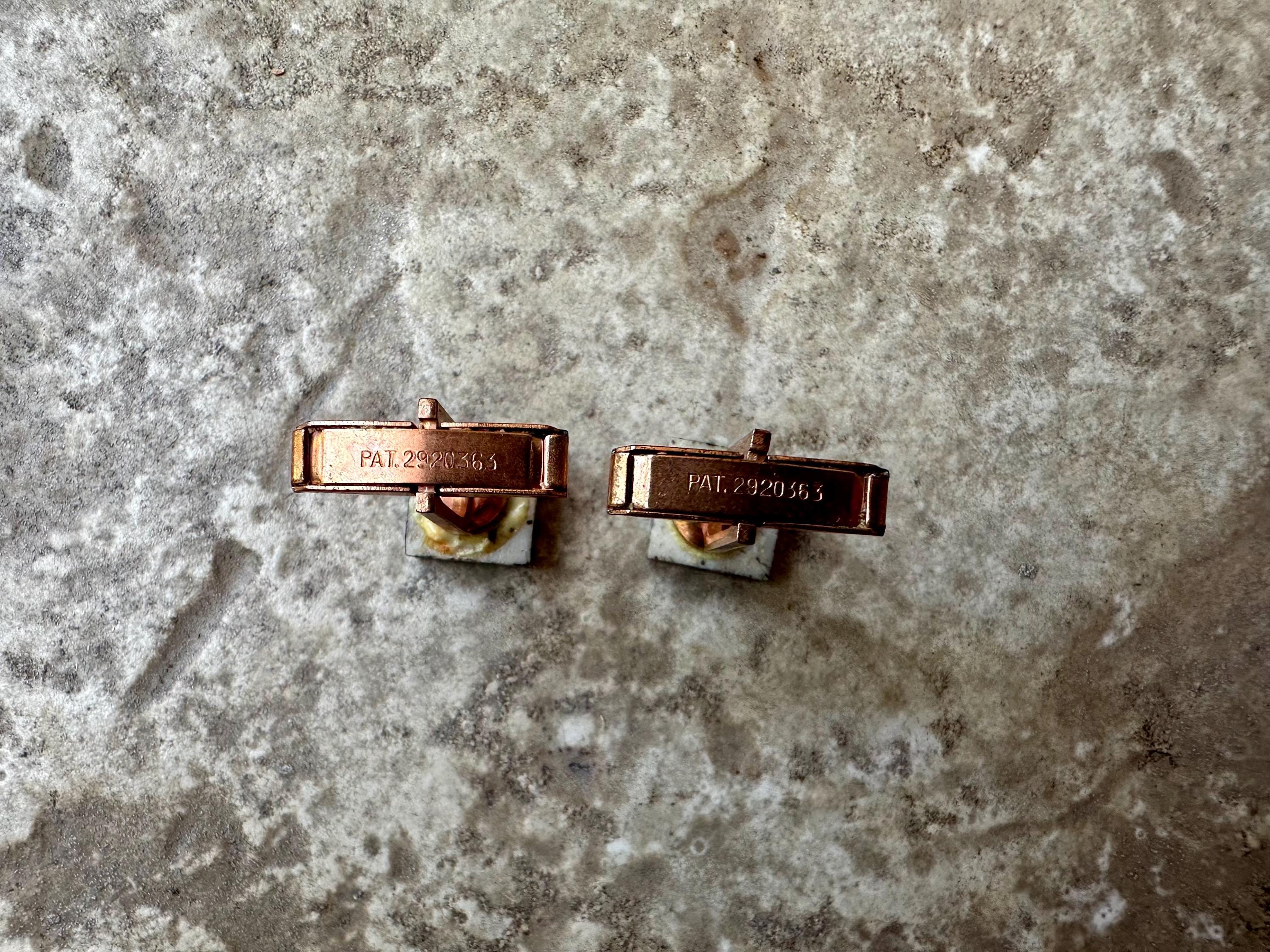 1950年代 真鍮ゴールドカフスボタン(ストーンインレイ付き 1950年代 真鍮ゴールドカフスボタン(ストーンインレイ付き