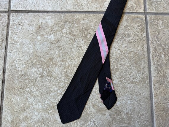 1960s Black & Pink Striped Grenadine Tie | Untipp… - image 1