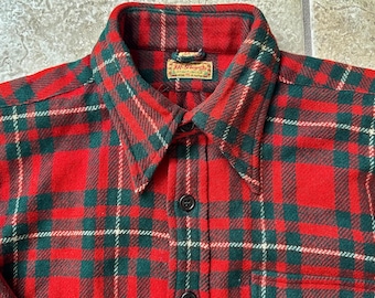 1940s MCGREGOR Red & Green Plaid Wool Button-Up Shirt | Medium | Side Gussets
