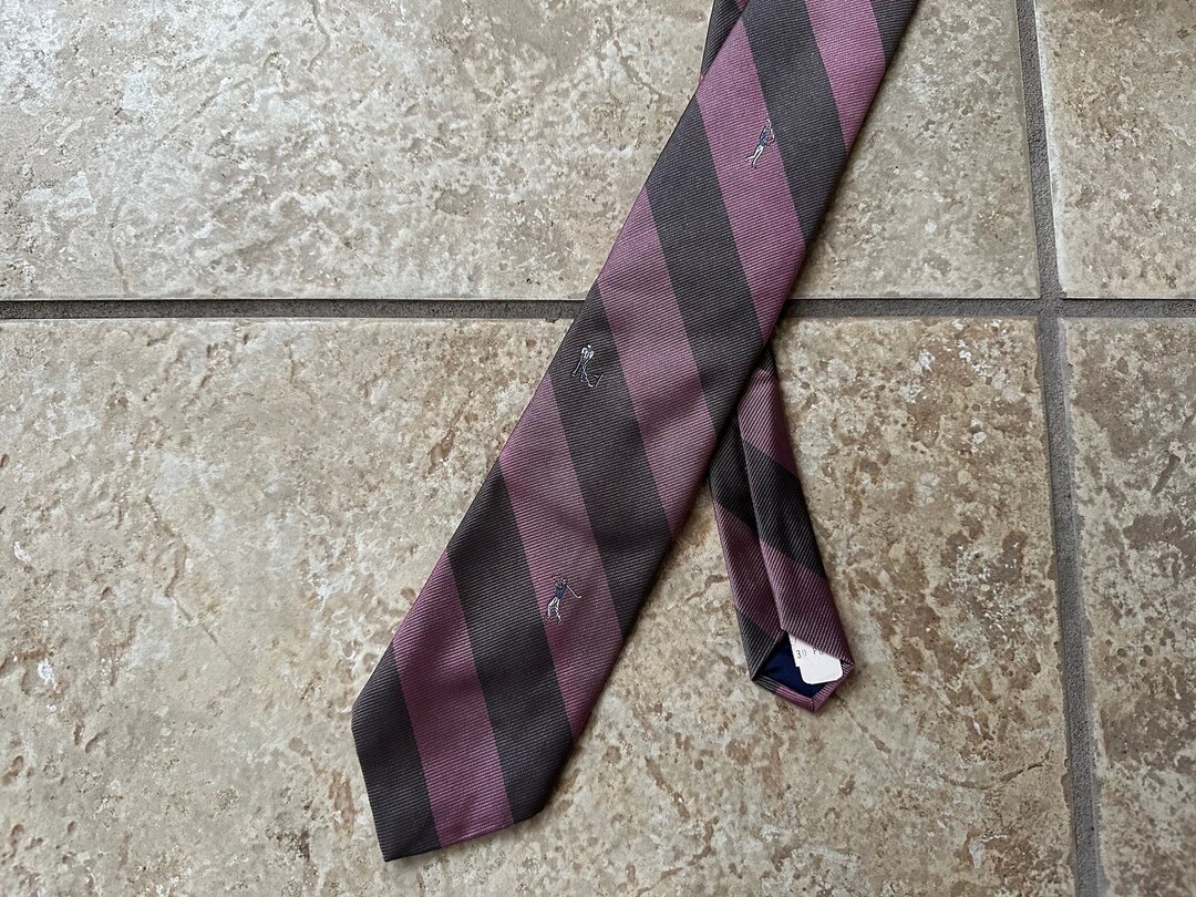 Deadstock Cravate rose emblématique du régiment à rayures HATHAWAY