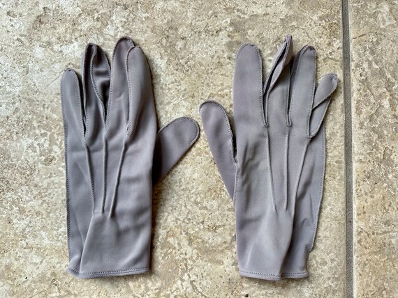 1950s Gray Nylon Unlined Gloves | Size 8.5 | DANI… - image 2