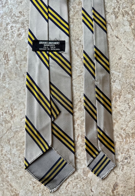 1970s BROOKS BROTHERS Silver & Yellow Regimental … - image 3