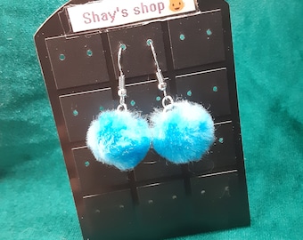 Mini pom pom earrings