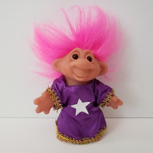 Vintage Dam Troll Puppe, Originale Kleidung, Pinke Haare, 13 cm
