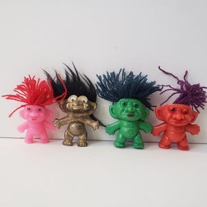 Lot of Vintage Gumball Machine Troll Dolls, 1&quot; Mini Trolls, Original Hair