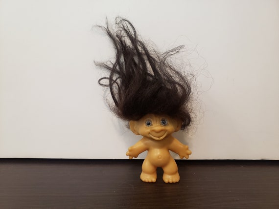 troll with brown hair