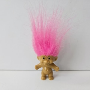 Vintage Russ Troll Doll Pink Hair Trolls 1&quot; Mini, Magnet