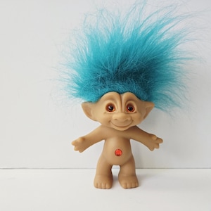 Vintage Treasure Troll Doll, Aqua Blue Hair, Orange Eyes, Orange Circle Jewel Trolls 5&quot;