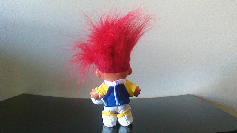 NEW IN ORIGINAL WRAPPER BIKINI VOLLEYBALL PLAYER 5/" Russ Troll Doll