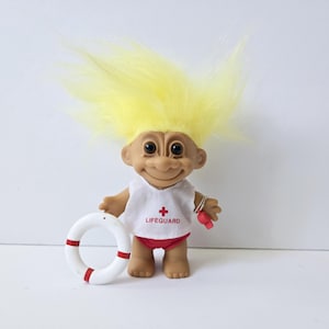 Muñeco troll Russ vintage, salvavidas, trolls de pelo amarillo, regalo de salvavidas de 5 pulgadas, presente