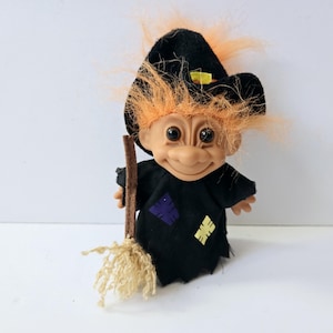Vintage Russ Halloween Troll Doll Witch Orange Hair 5&quot; Trolls