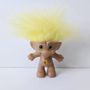 Vintage Ace Novelty Treasure Troll Doll, Yellow Hair, Green Eyes, Yellow heart Jewel, 3&quot; Wishstone Trolls