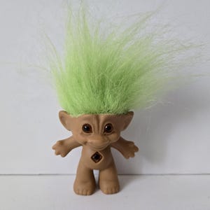 Vintage Treasure Troll Doll, Green Hair, Diamond Jewel, 3&quot; Trolls