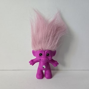 Vintage Treasure Troll Doll, Pink Body, Pink Hair, Pink Circle Jewel, 3" Trolls