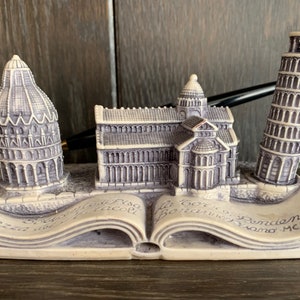 SOUVENIR BUILDING: Baptistry, Cathedral, Leaning Tower of Pisa