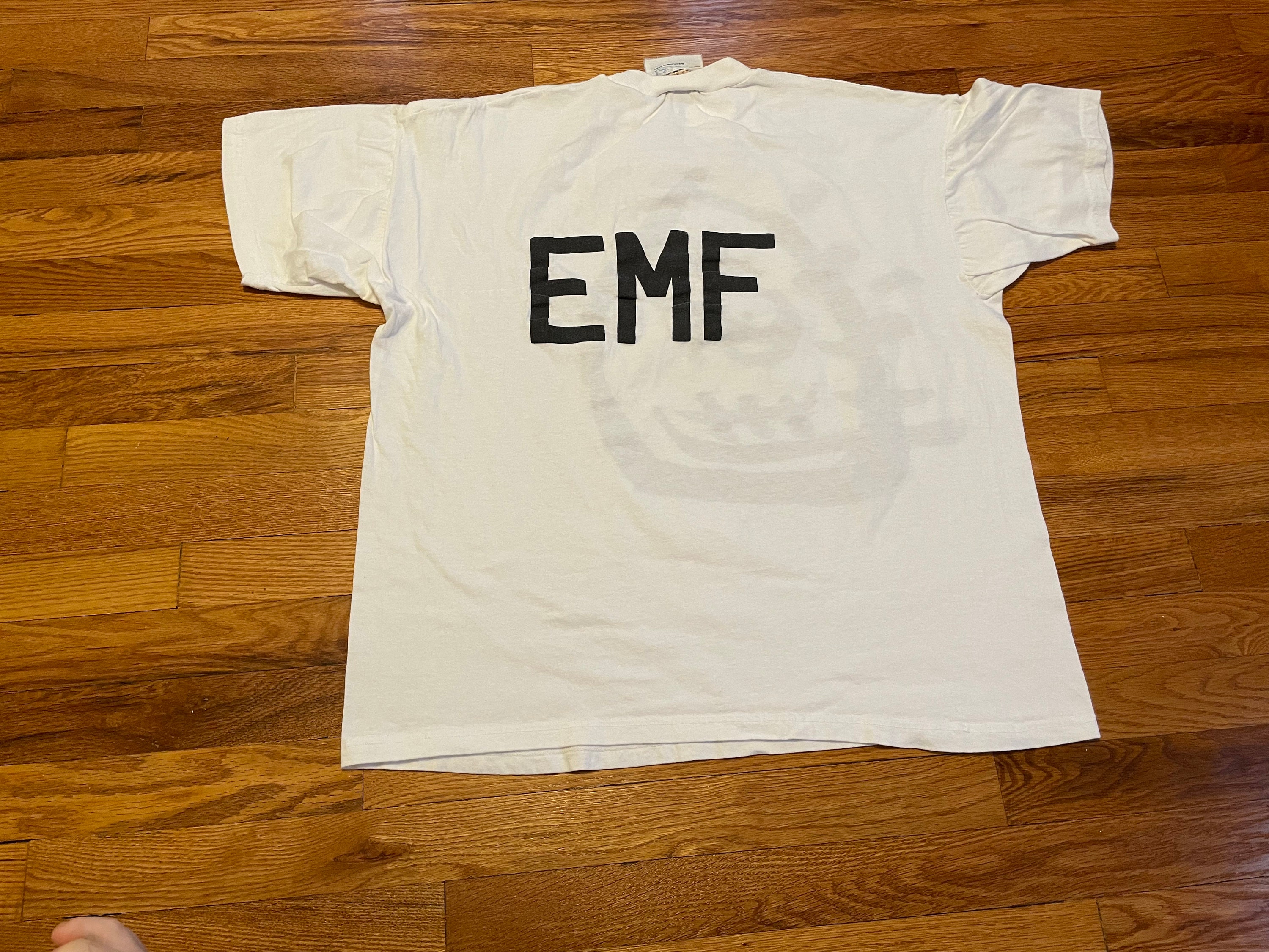 イギリスのロックバンドEMFのサイン入りTシャツ｜メンズ