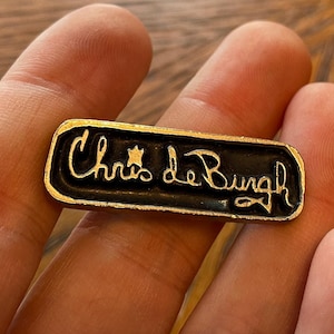 80s Chris De Burgh vintage pin button heavy duty metal enamel band tee t-shirt tour Irish Ireland Phil Collins st Patrick’s day 90s 70s cool