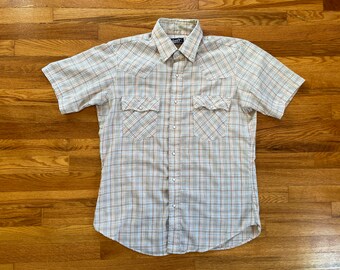 70s Pearl snap Levi’s short sleeve button up shirt western style regular fit size large 80s rare design tan plaid Nashville dad gift Xmas