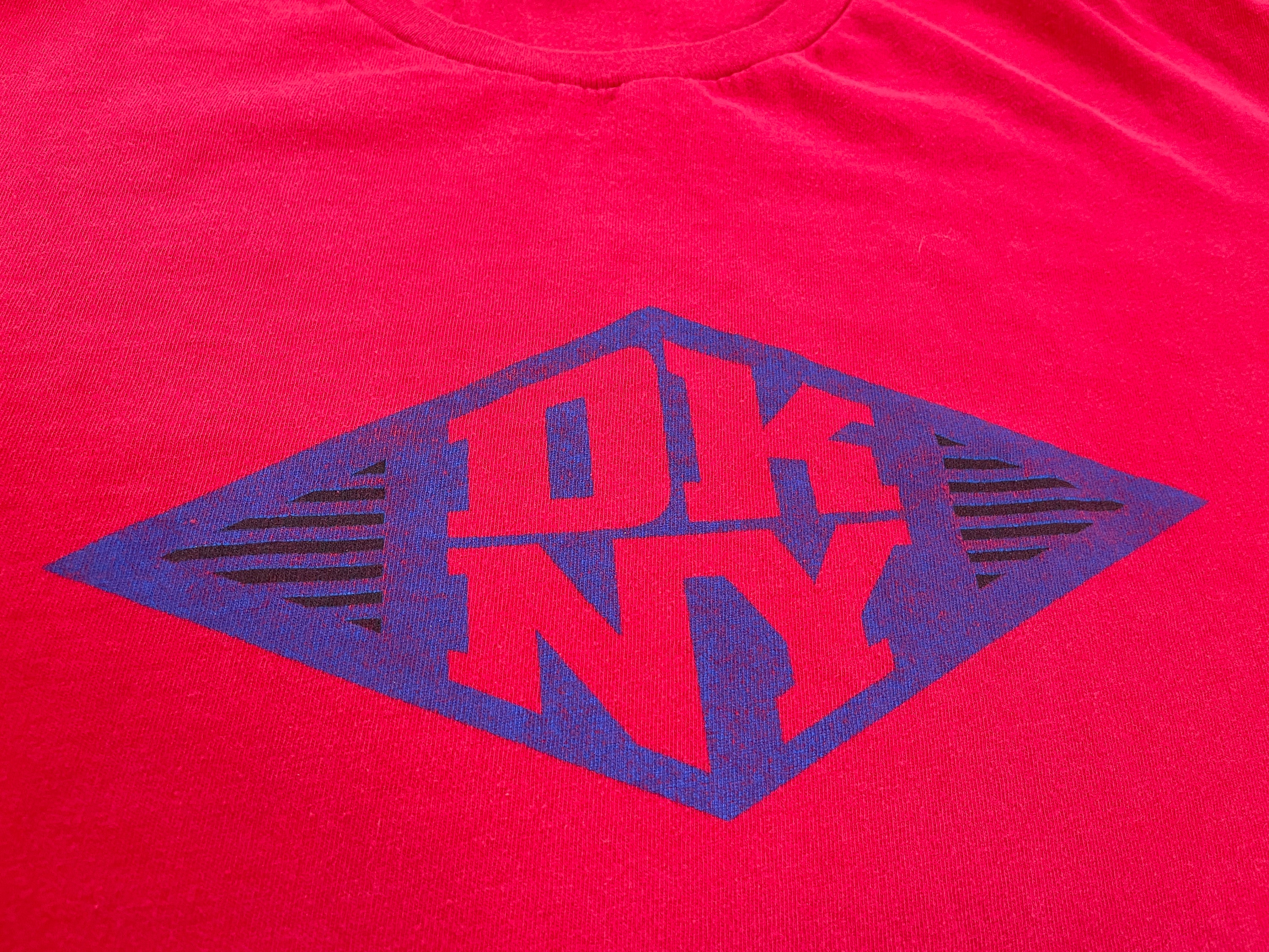 ヴィンテージ 90年代 DKNY Tシャツ、ダナ・キャラン デザイナー 