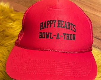 Rode vrachtwagenpet uit de jaren 80: Happy Hearts Bowl-a-Thon-snapback