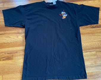 awesome 90s Donald Duck vintage embroidered pocket tee t-shirt Disney store Minnie mickie mouse goofy movie promo 1990s fashion party fun