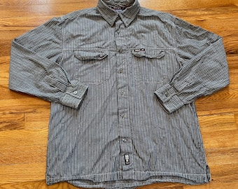 Camisa de pana abotonada Tommy Hilfiger de los 90, a rayas (talla pequeña)