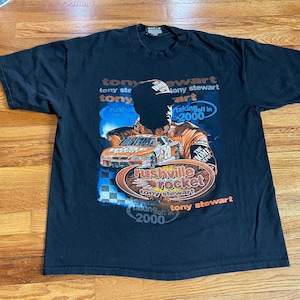 90er Jahre 2000 Tony Stewart „Taking Off in 2000“ Vintage Nascar T-Shirt selten Dale Earnhardt Graffiti alle über Druck Y2K neues Jahrtausend wcw cool