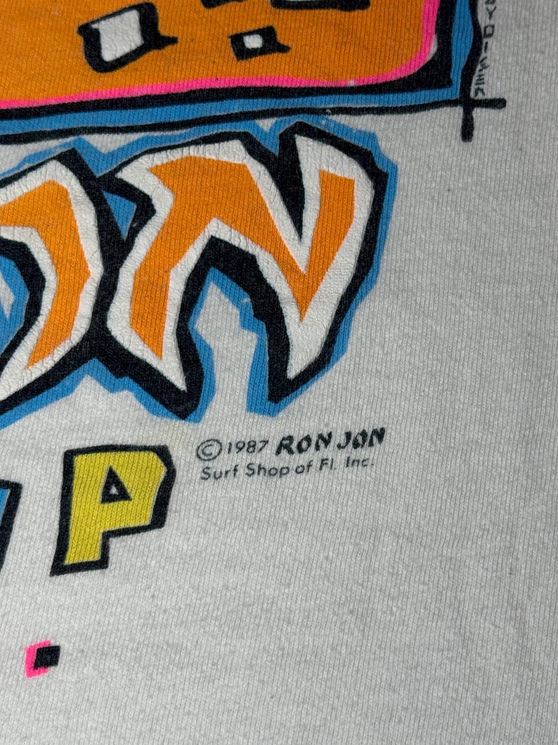 Vintage 80s Ron Jon Surf Shop T-shirt, Pocket Tee Shark Week Vacation (Large) image 3