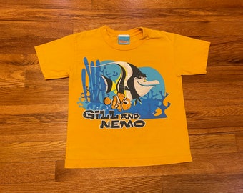 2003 Finding Nemo Vintage T-shirt Rare Old School Movie 2003 Finding Nemo Vintage T-shirt Rare Old School Movie