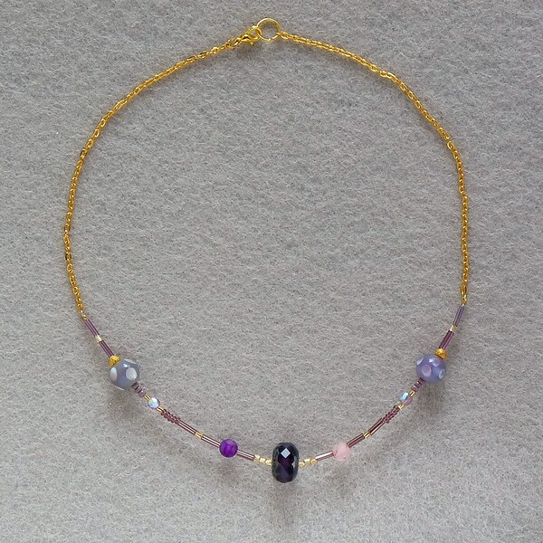 Lila Halskette, romantische Geschenke, Lampwork Glas Perlen, einfache zierliche Halskette, Goldkette, Goldschmuck, Womens Halskette, Muttertag
