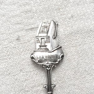 Cuchara de azúcar plateada vintage, cuchara para té vintage, cuchara de Las Vegas Nevada, recuerdo de Las Vegas, vajilla de plata.
