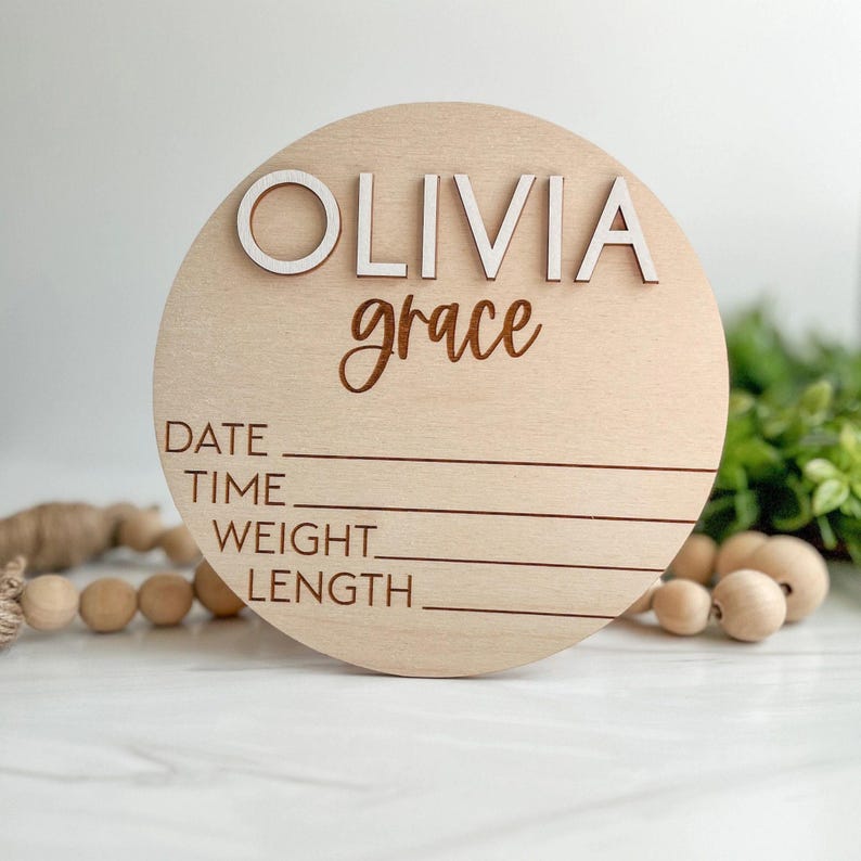Letrero de anuncio de bebé con datos de nacimiento / Letrero de madera para revelar el nombre / Revelación del nombre del bebé / Letrero personalizado con el nombre del bebé / Letrero para el hospital OLIVIA grace