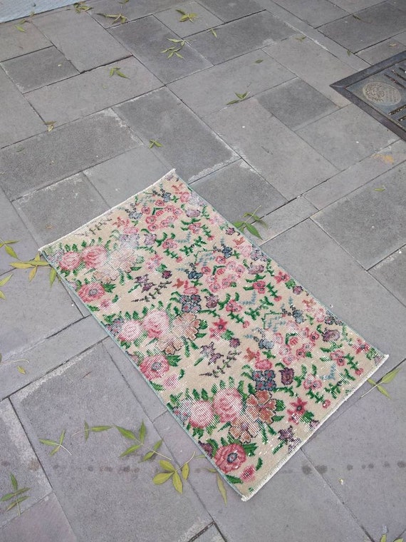 ヴィンテージの小さな花柄トルコ色あせたラグ 106 x 62 cm .3.47 x 2
