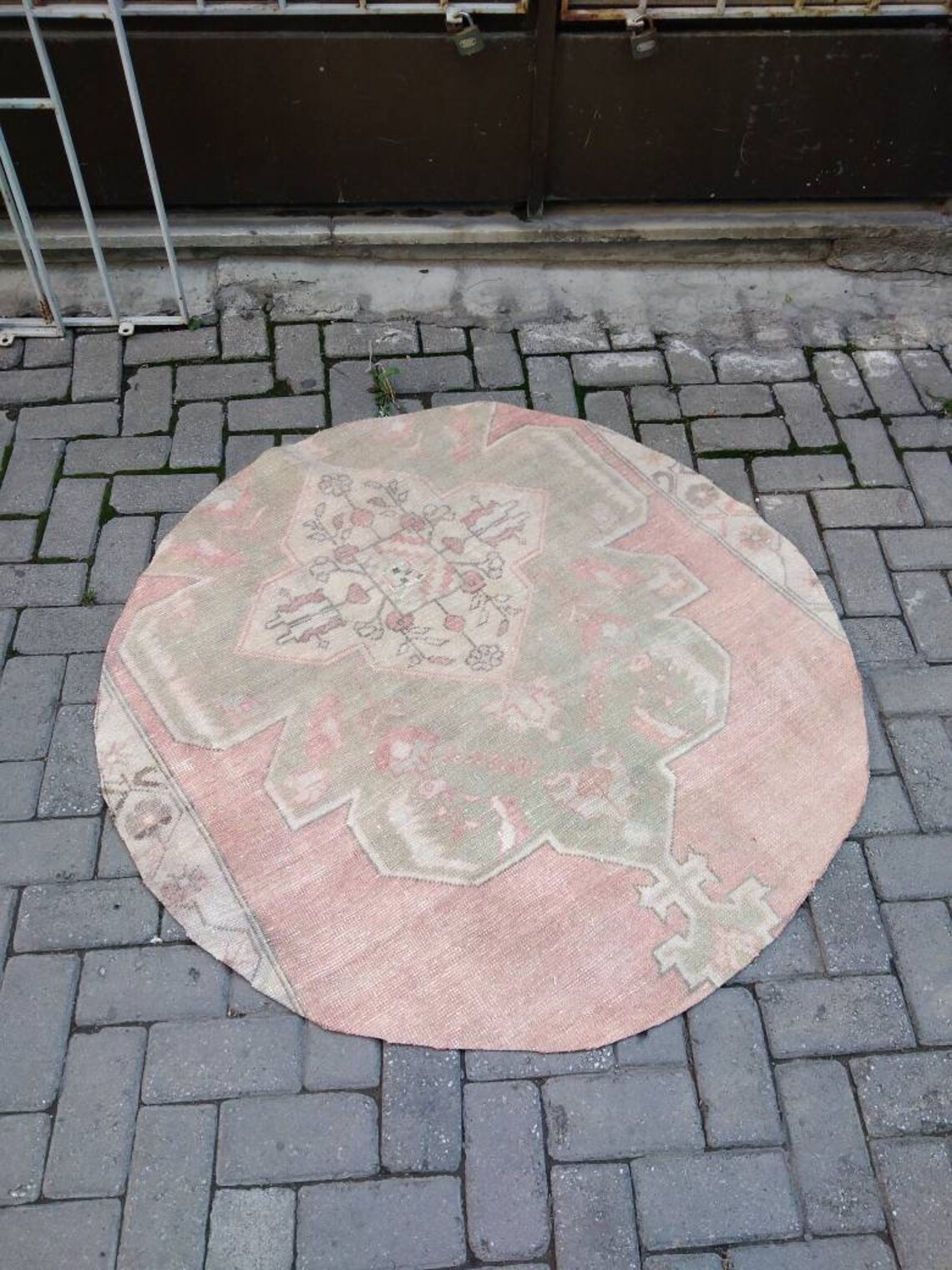 120cm/ft.3.93 pastel pink faded round Rug vintage rugs Etsy