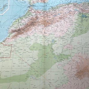 1922 NOROESTE DE ÁFRICA Mapa físico original de gran tamaño del Atlas de la época antigua con mapa insertado de las Islas Canarias - Magreb - Marruecos - Argelia