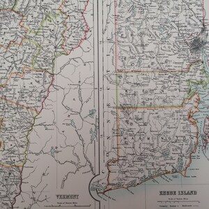 Grande carte noire originale du Vermont et du Rhode Island de 1898 en A et C avec en médaillon Block Island - Décoration murale victorienne - Idée cadeau de mariage