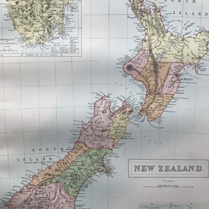 1876 Neuseeland Große Original antike A & C Landkarte, schwarz mit Nebenkarte von Tasmanien