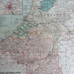 Grande carte ancienne originale des Pays-Bas et de la Belgique de 1903 montrant les tramways, les voies ferrées, les sites de bataille - Cartes hors-texte d'Amsterdam et de Bruxelles